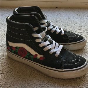 ROSE EMBROIDERED HIGHT TOP VANS LIKE NEW